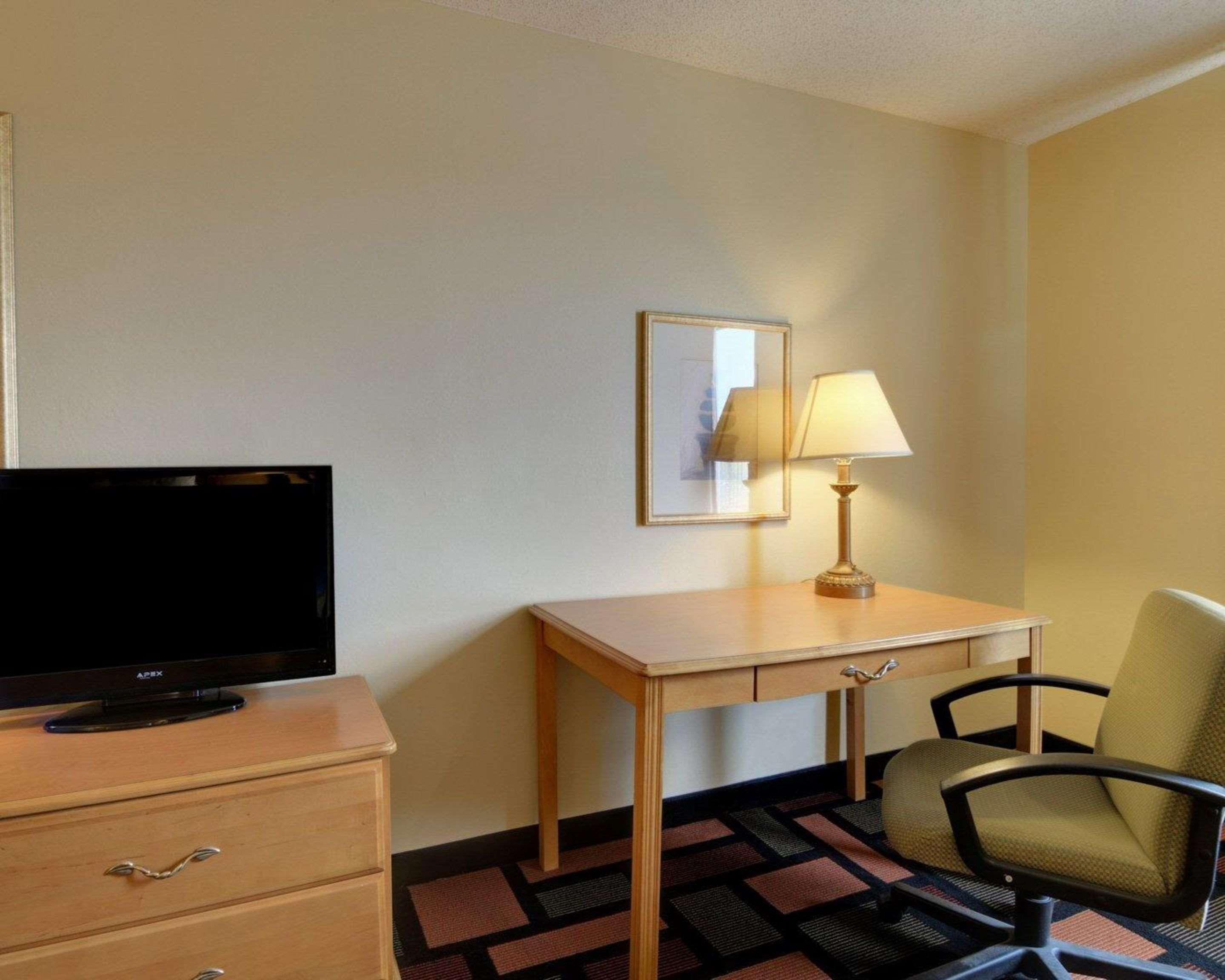Quality Inn & Suites Malvern Екстериор снимка