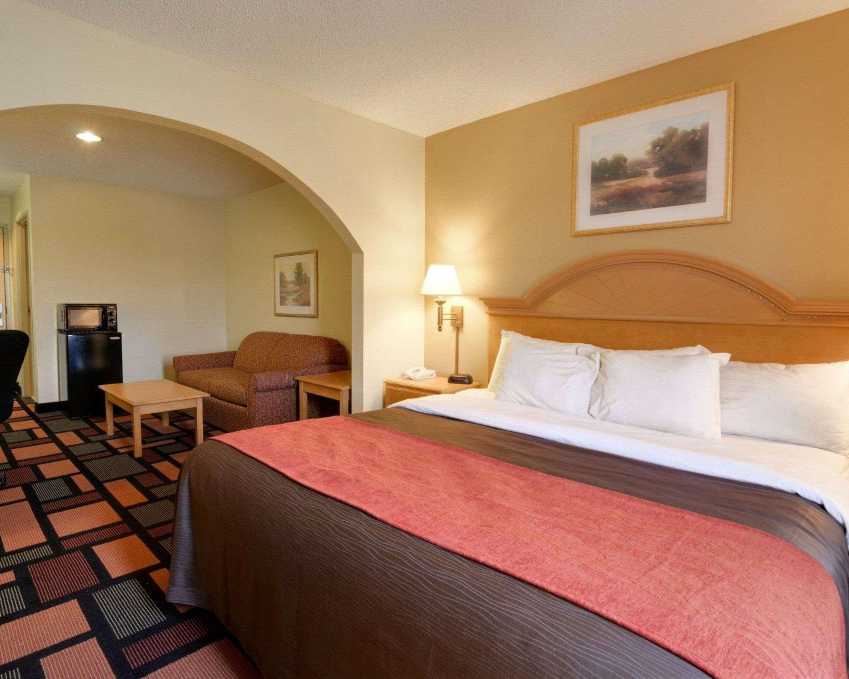 Quality Inn & Suites Malvern Екстериор снимка