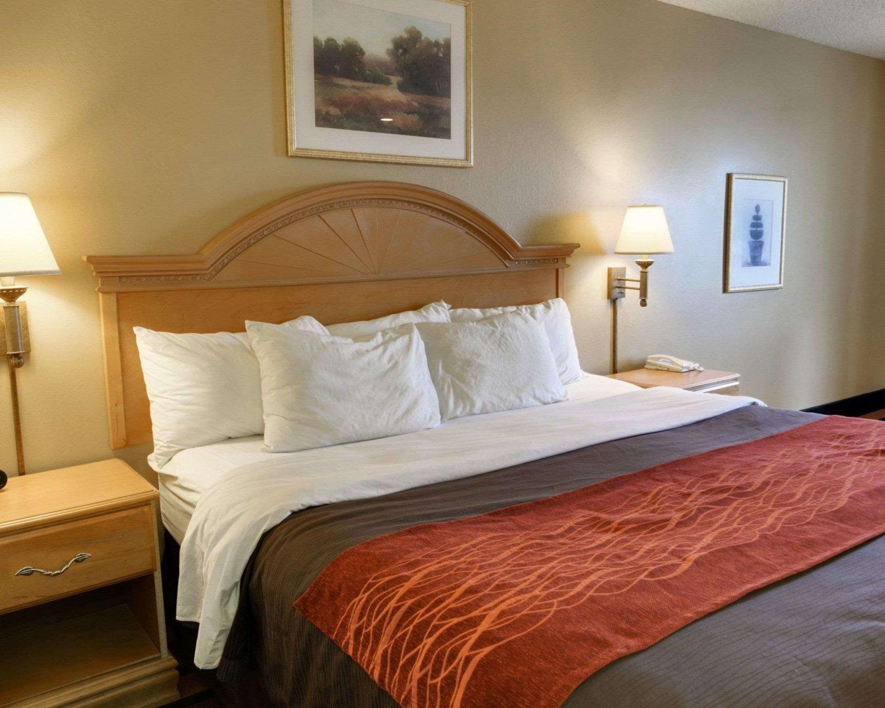 Quality Inn & Suites Malvern Екстериор снимка