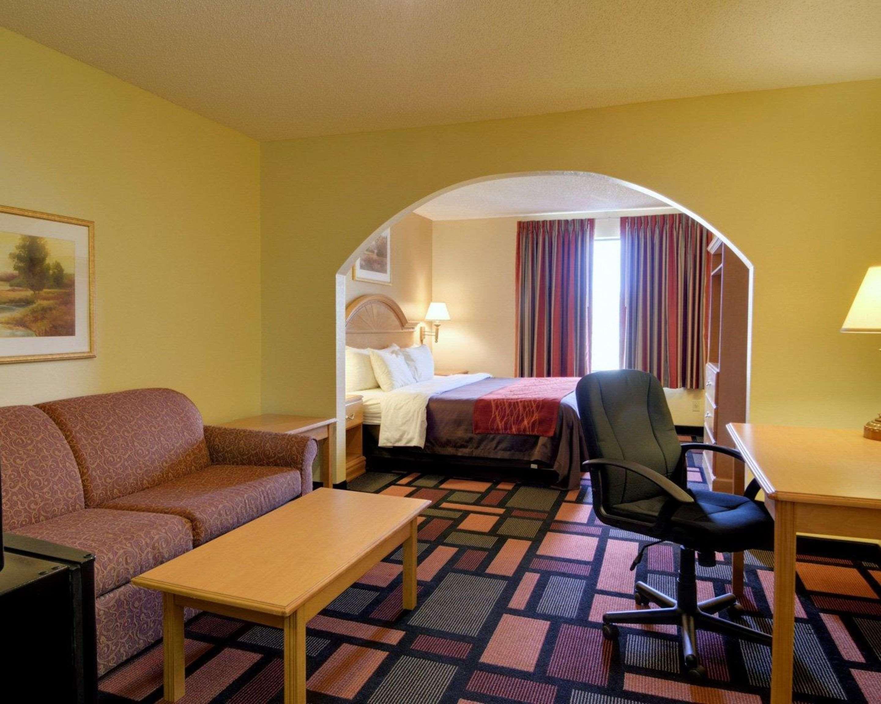 Quality Inn & Suites Malvern Екстериор снимка